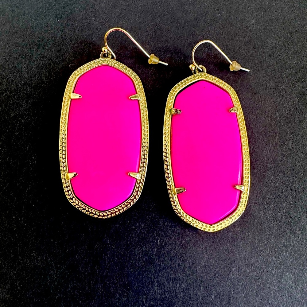Kendra Scott Elle Drop Earrings in #barbie pink